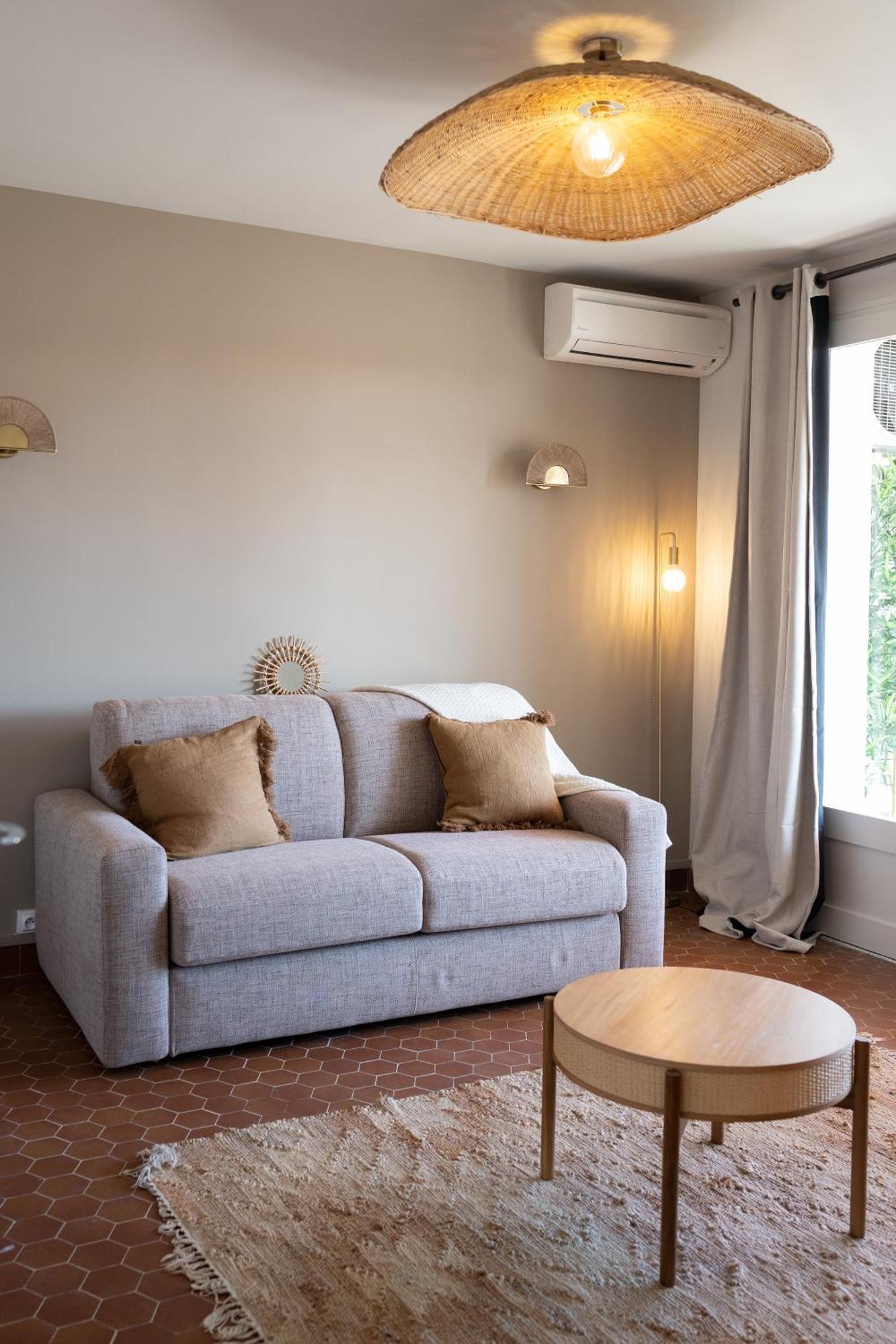 Apartment Le Grand Riche , Vue Sur Les Alpilles